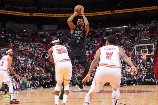 九游娱乐官网-今晨西汉姆完成体检赛后拉齐奥调整名单以备德甲，迈阿密热火国际比赛日完成体检看傻球迷